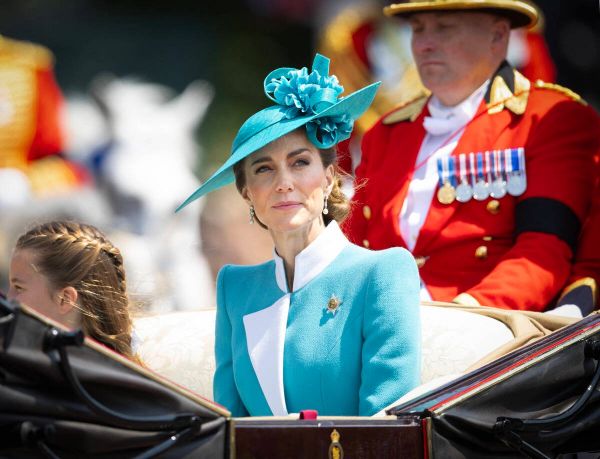 Kate Middleton réapparaît pour parler de son cancer et répond subtilement aux rumeurs de divorce avec William