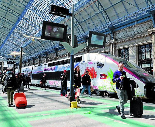 Voyage : le train moins cher que l'avion pour les trajets directs en France, la voiture plus intéressante pour les familles