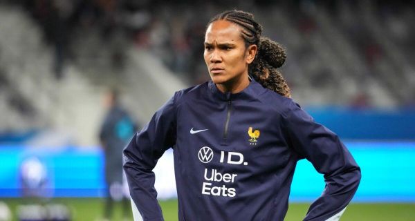 "C'est incompréhensible" : Wendie Renard sort enfin du silence sur sa mise à l'écart des Bleues