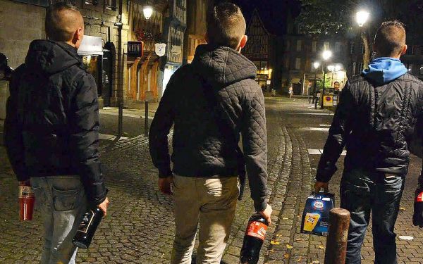 Interdiction de la vente d'alcool aux mineurs : près de neuf supermarchés sur dix enfreignent la loi, alerte une association