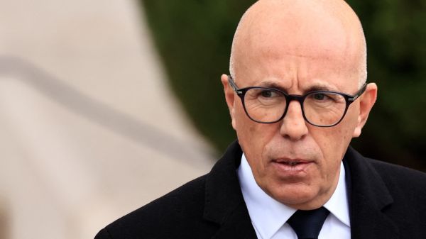 "Une prise d'otages": la colère d'Eric Ciotti contre la grève "honteuse" des contrôleurs aériens "privilégiés"