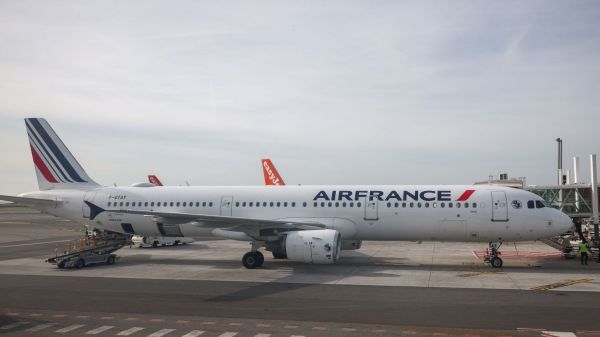 Grève des contrôleurs aériens : les passagers ont "la possibilité d'obtenir le remboursement de leur vol" et de "tous les frais engagés", souligne une avocate
