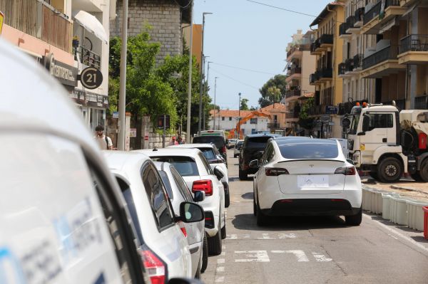 Stationnement gratuit, abonnement résident, nouvelles places... Les règles changent à Saint-Laurent-du-Var, on vous explique tout