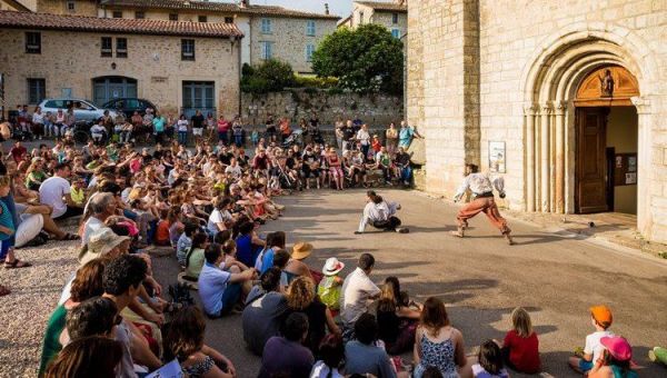 Rue(z) & Vous : les arts de la rue prennent possession de Valbonne