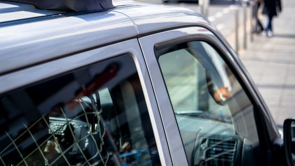 Le conducteur était un mineur de 15 ans :  un véhicule "suivi par la police" a fait une sortie de route, un garçon de 13 ans tué, quatre passagers blessés