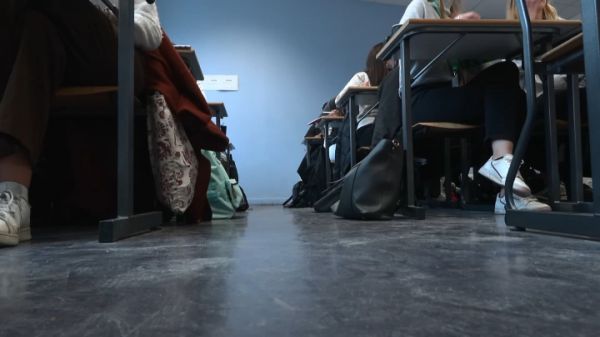 Un élève portant une arme passera désormais systématiquement en conseil de discipline