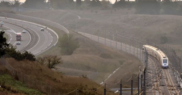 Les Français préfèrent de plus en plus le train à la voiture sur les trajets de plus de 100 km, une bonne nouvelle pour la planète