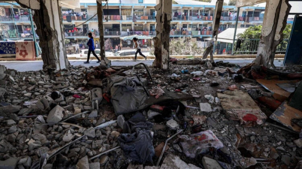 استشهاد  12 فلسطينيا في قصف إسرائيلي استهدف مدرسة تؤوي نازحين في غزة