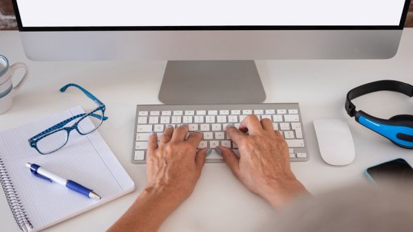 CDI, reconversion, accords entre syndicats et patronats... que contient le projet de loi sur l'emploi des séniors étudié ce jeudi par les députés ?