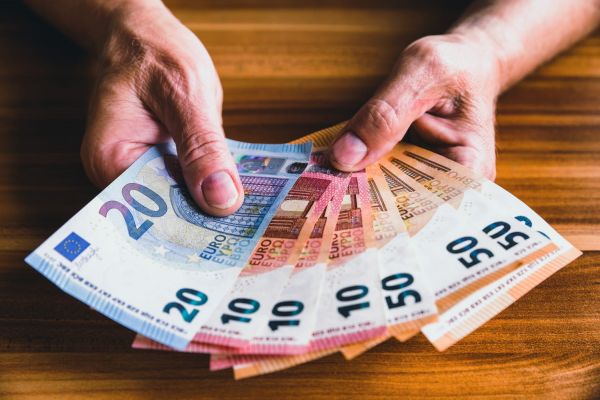 Jusqu'à plus de 3800 euros ! Voici comment amasser un pactole avec de bons résultats au bac