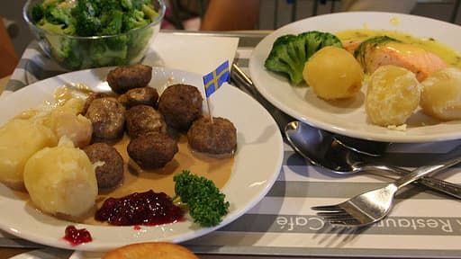 IKEA casse les prix de son service restauration: -50% sur les plats chauds pendant tout l'été
