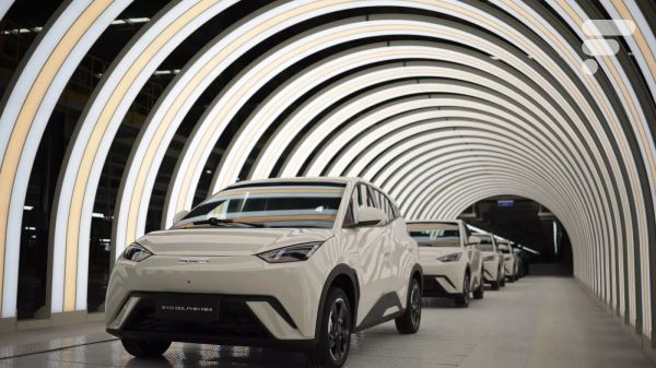 La domination de Tesla s'effondre : BYD s'impose comme le nouveau géant de la voiture électrique