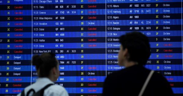 Grève des contrôleurs aériens : jusqu'à 50% des vols annulés dans le Sud-Est, 25% dans les aéroports parisiens