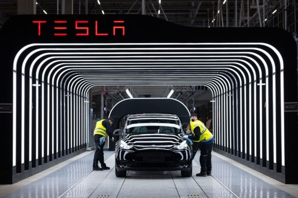 Tesla annonce une nouvelle baisse de ses ventes pour le second trimestre consécutif