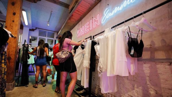 "Pratiques commerciales trompeuses" : une amende de 40 millions d'euros pour le géant chinois Shein