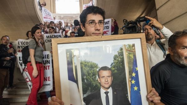 Les décrocheurs de portraits d'Emmanuel Macron déboutés par la Cour européenne des droits de l'homme