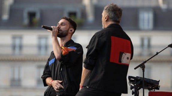 "Un an que tu t'es barré..." : le meilleur ami de ce chanteur disparu lui dédie une chanson