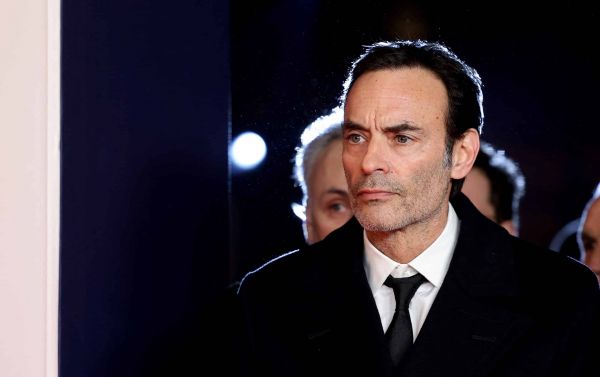 "Il m'a tapé sur l'épaule" : Anthony Delon, sa troublante confession sur l'au-delà