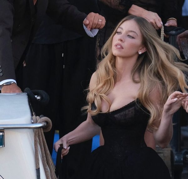 Mariage de Jeff Bezos et Lauren Sanchez : la présence de Sydney Sweeney a laissé tout le monde perplexe et pour cause