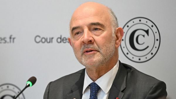 À 10 jours du budget de François Bayrou, Pierre Moscovici met le feu aux poudres