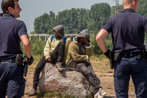 Immigration : trop de « hasard » dans la prise en charge des mineurs étrangers sans parent