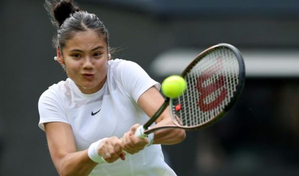 « Même s'il est encore tôt dans ce tournoi, je me réjouis de cette opportunité », déclare Raducanu avant son match face à Sabalenka