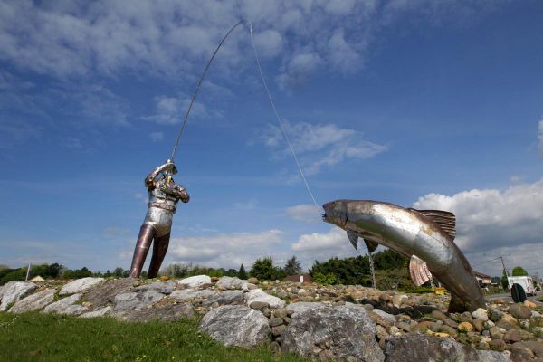 Interdiction de la pêche au saumon : le député Iñaki Echaniz alerte sur ses conséquences économiques dans le Béarn des gaves