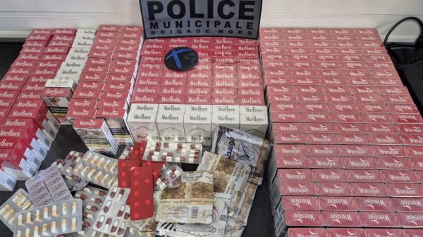 Un dealer jette des centaines de paquets de cigarettes et de médicaments pour échapper à la police municipale de Marseille