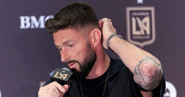 Football - Ligue 1. Olivier Giroud en vacances à Grenoble après sa signature au LOSC