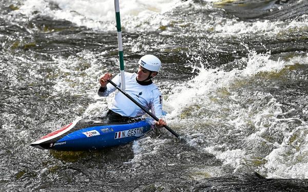 Canoë-kayak : trois Bretons basculent à la première place mondiale