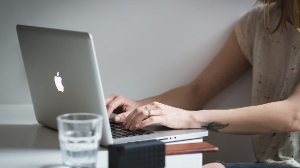 Vos données bancaires volées en un double-clic: qu'est-ce que l'arnaque au "doubleclickjacking"?