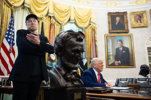 Licenciements de fonctionnaires : Aux États-Unis, Washington encaisse le coût du démantèlement de l'État fédéral par Elon Musk