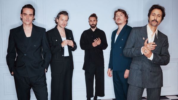 Feu! Chatterton annonce la sortie de son 4e album, "Labyrinthe", avec le clip du single "Allons voir"
