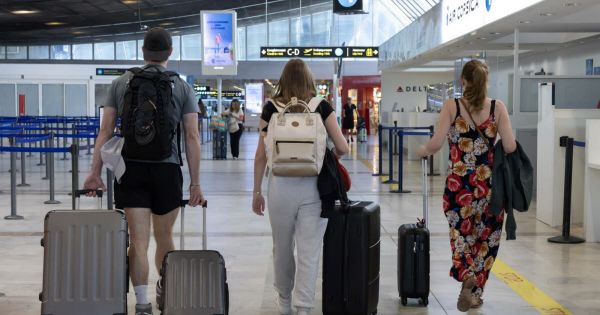 Transports. « Je me retrouve bloqué » : la grève des contrôleurs aériens affecte des milliers de vacanciers