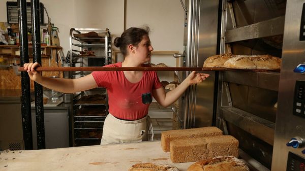 Le Sénat vote pour autoriser les boulangers et fleuristes à faire travailler leurs salariés le 1er-Mai