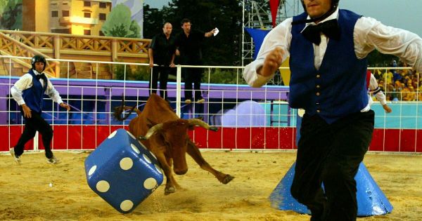 En images. Vachette, chutes, ambiance... Quand Intervilles rythmait l'été dans nos communes