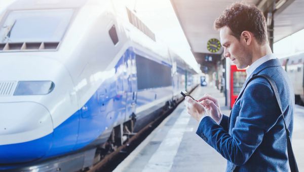 Actualité : Wifi TGV : la SNCF veut enfin en finir avec la galère... grâce aux satellites de Starlink