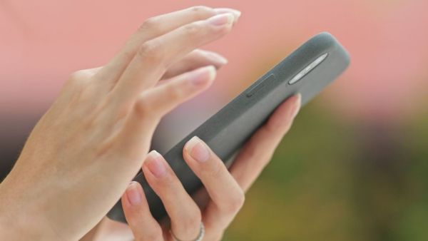 "Bonjour vous êtes chez vous ?" : attention à ce SMS, il s'agit bien d'une nouvelle arnaque