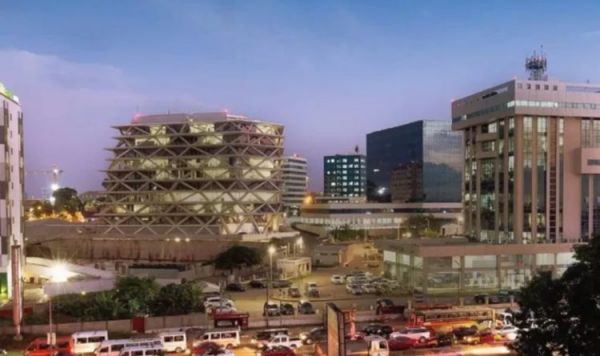 L’Afrique face au carrefour financier : Entre coupes d’aide, dette accrue et quête d’autonomie