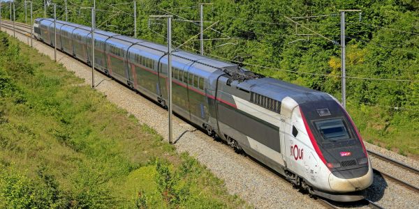 Avec Starlink ou Eutelsat, le wi-fi va-t-il s'améliorer dans les TGV ?