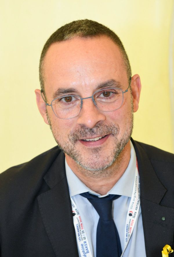 "Tout le monde est dévasté" : un chroniqueur retrouvé mort chez lui à Fontainebleau