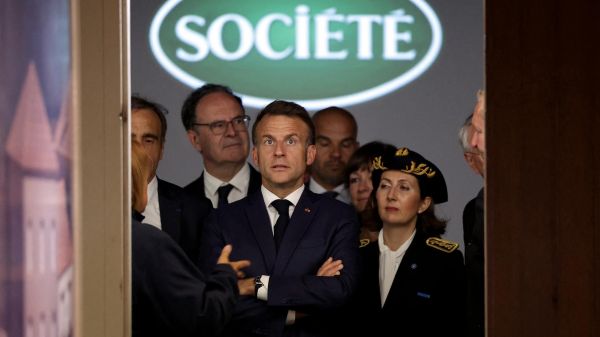 La réponse sèche de Macron à Retailleau sur les énergies renouvelables