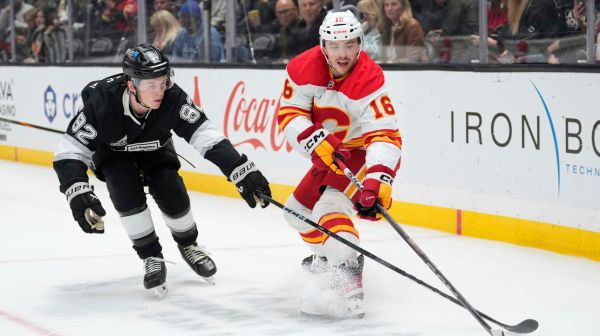 Frost reste à Calgary pour deux années de plus
