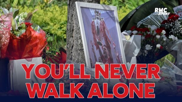 L'hommage des supporters de Liverpool à Diogo Jota devant Anfield