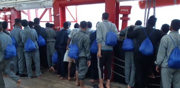 À bord de l'« Ocean Viking » (4) : quand les rêves touchent terre