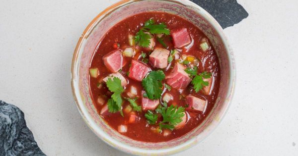 Plus originale qu'un gaspacho, cette soupe tomate-thon est le bon réflexe des jours de chaleur