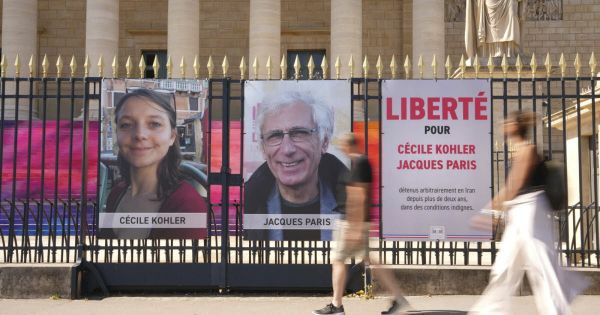 Iran. Français inculpés d'espionnage : Macron dénonce une « provocation » et menace de « mesures de rétorsion »
