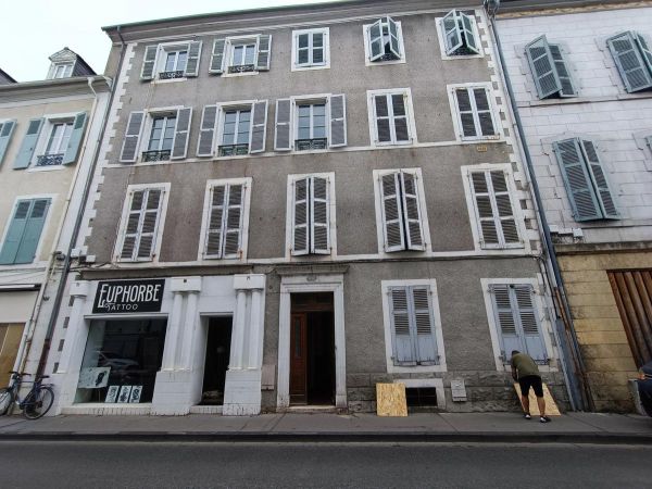 Rue Montpensier à Pau, un immeuble fragilisé évacué, trois personnes relogées