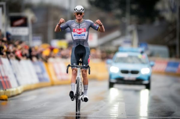 Tour de France : Van der Poel pointe "l'erreur" d'avoir invité une équipe supplémentaire