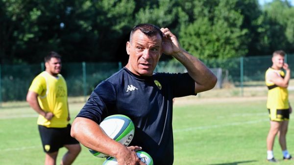 Rugby – Pro D2 : son manager Bernard Goutta prolonge jusqu'en 2028, l'US Carcassonne mise sur la stabilité